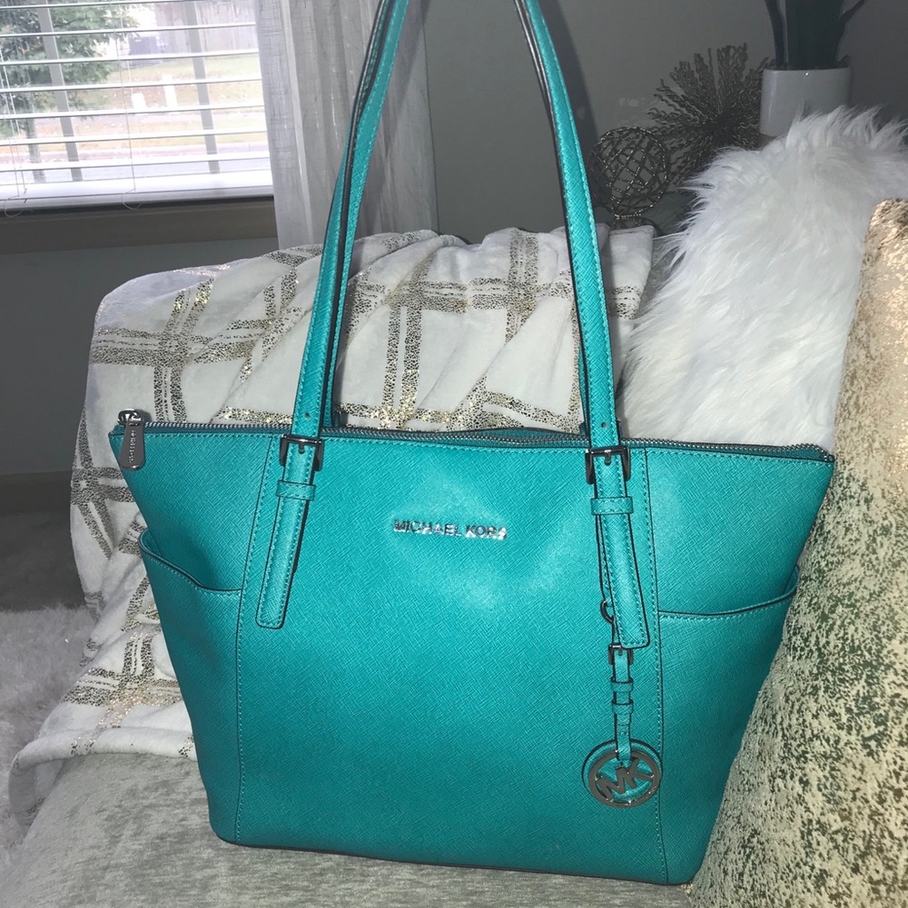 Michael Kors Purse SOLD
